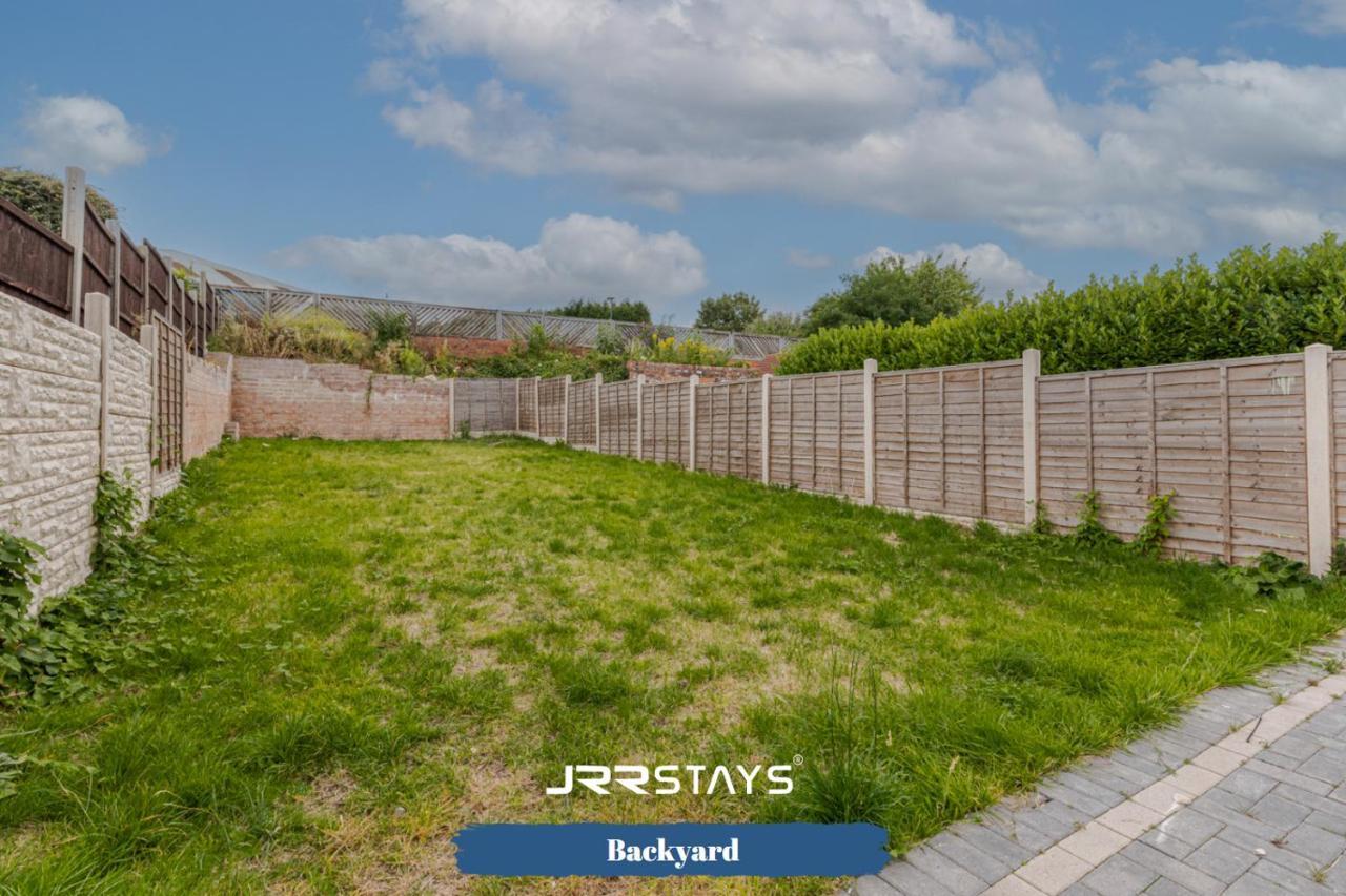 Tipton 3 Bedroom House Garden Sleeps 7 - Jrr Stays Coseley Екстер'єр фото