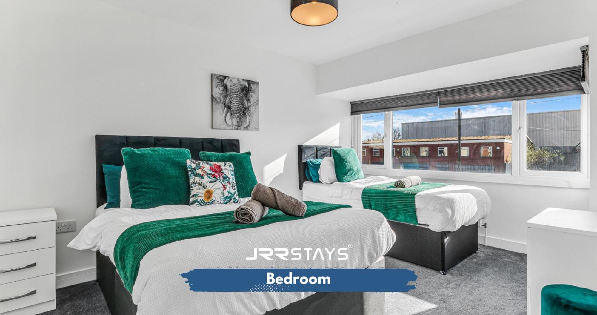 Tipton 3 Bedroom House Garden Sleeps 7 - Jrr Stays Coseley Екстер'єр фото
